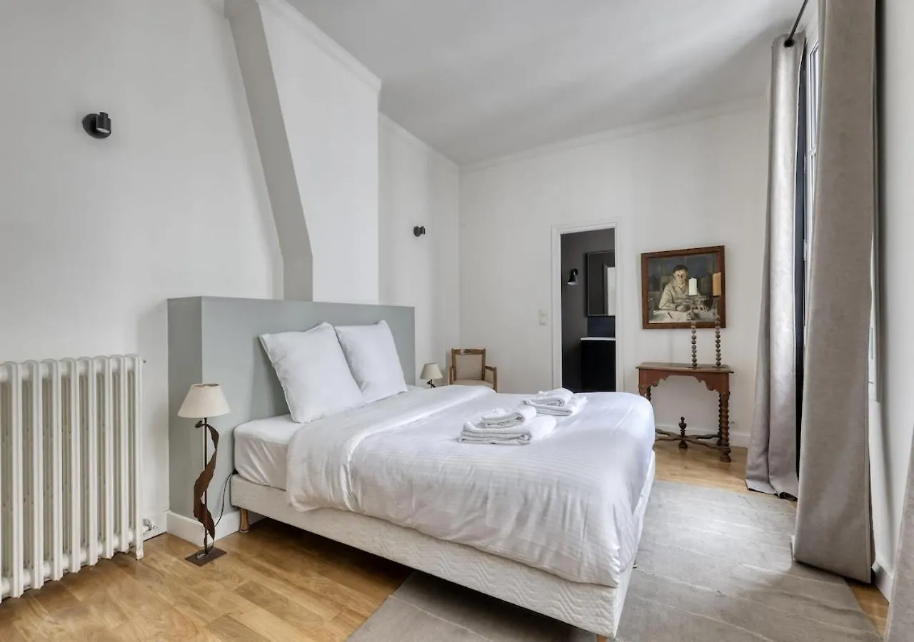 Apartment Spacious Typical Parisian Flat - Paris Le Marais