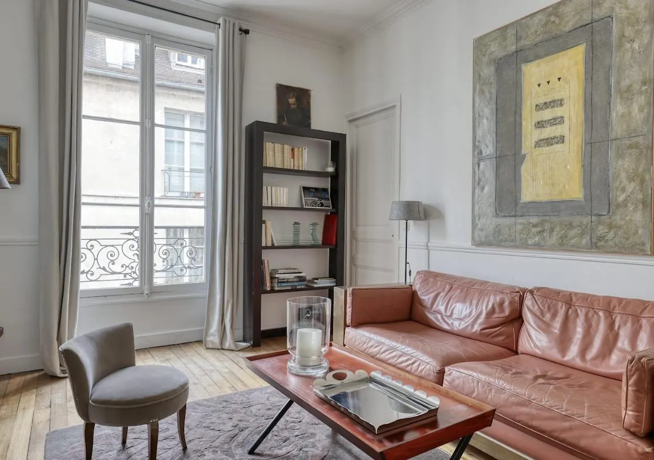 Apartment Spacious Typical Parisian Flat - Paris Le Marais