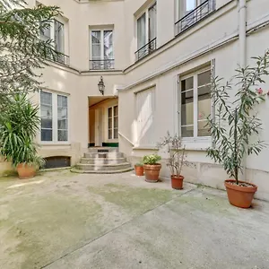 Charming & Cosy Flat In Heart Of Marais, 2min Walk To Art & Metier Museum Paris