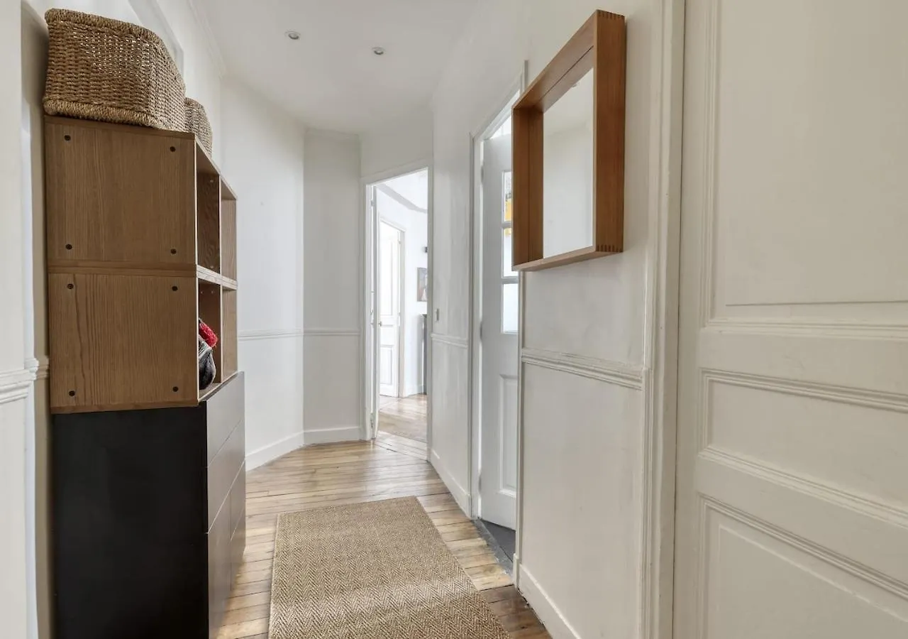 Spacious Typical Parisian Flat - Paris Le Marais